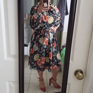 Beautiful Tahari Midi Dress